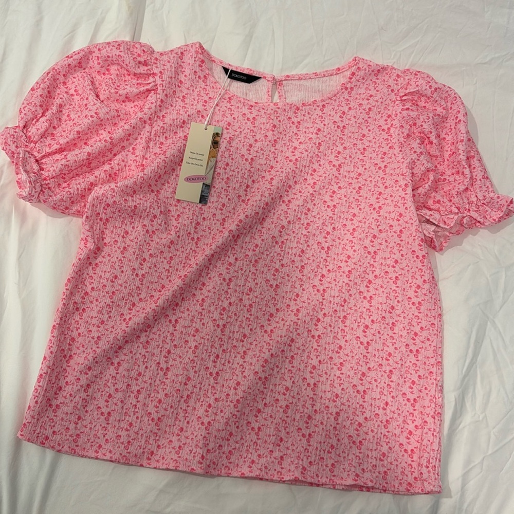 New with tags floral shirt!